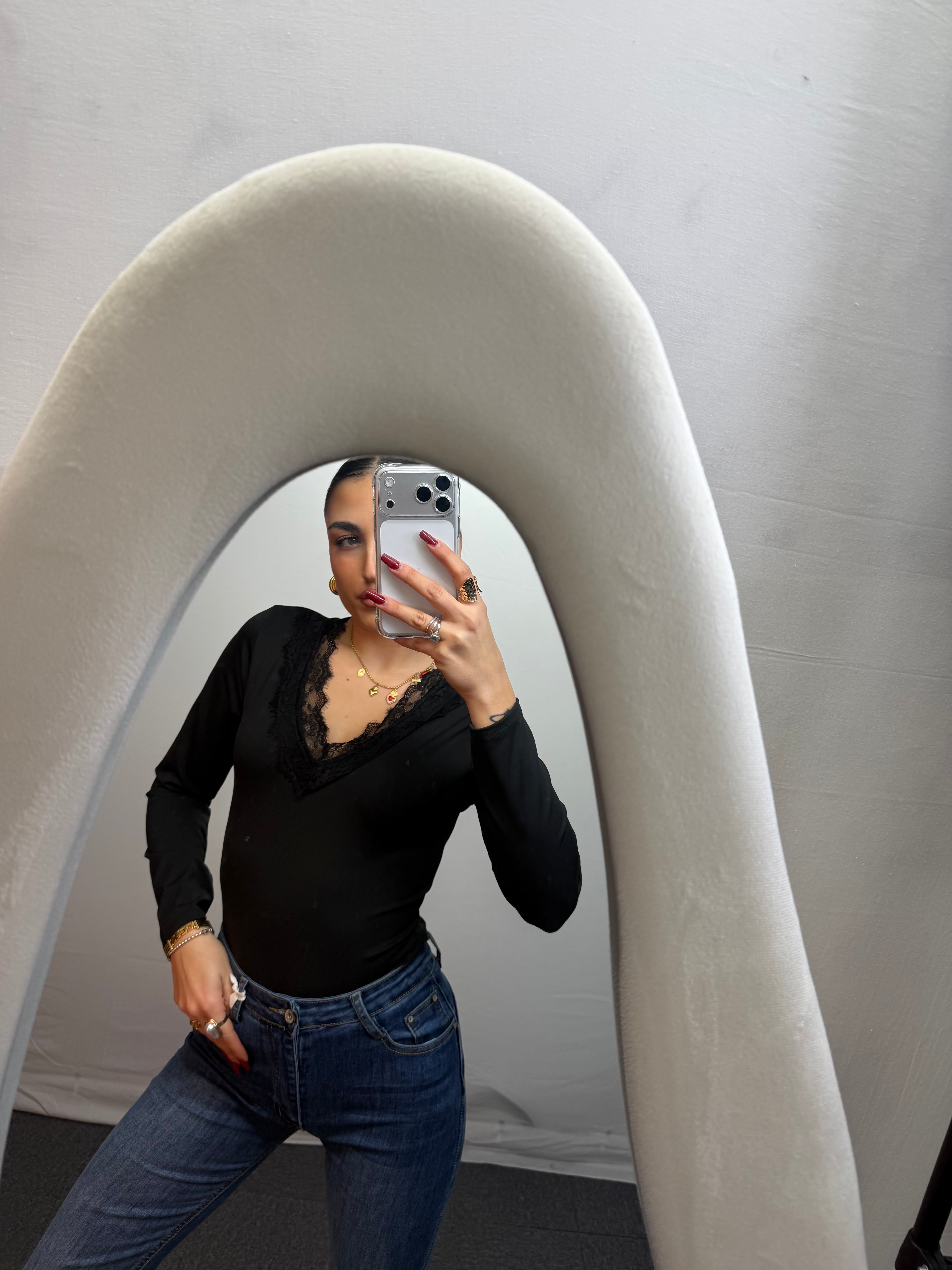 MAGLIA SCOLLO V PIZZO BLACK