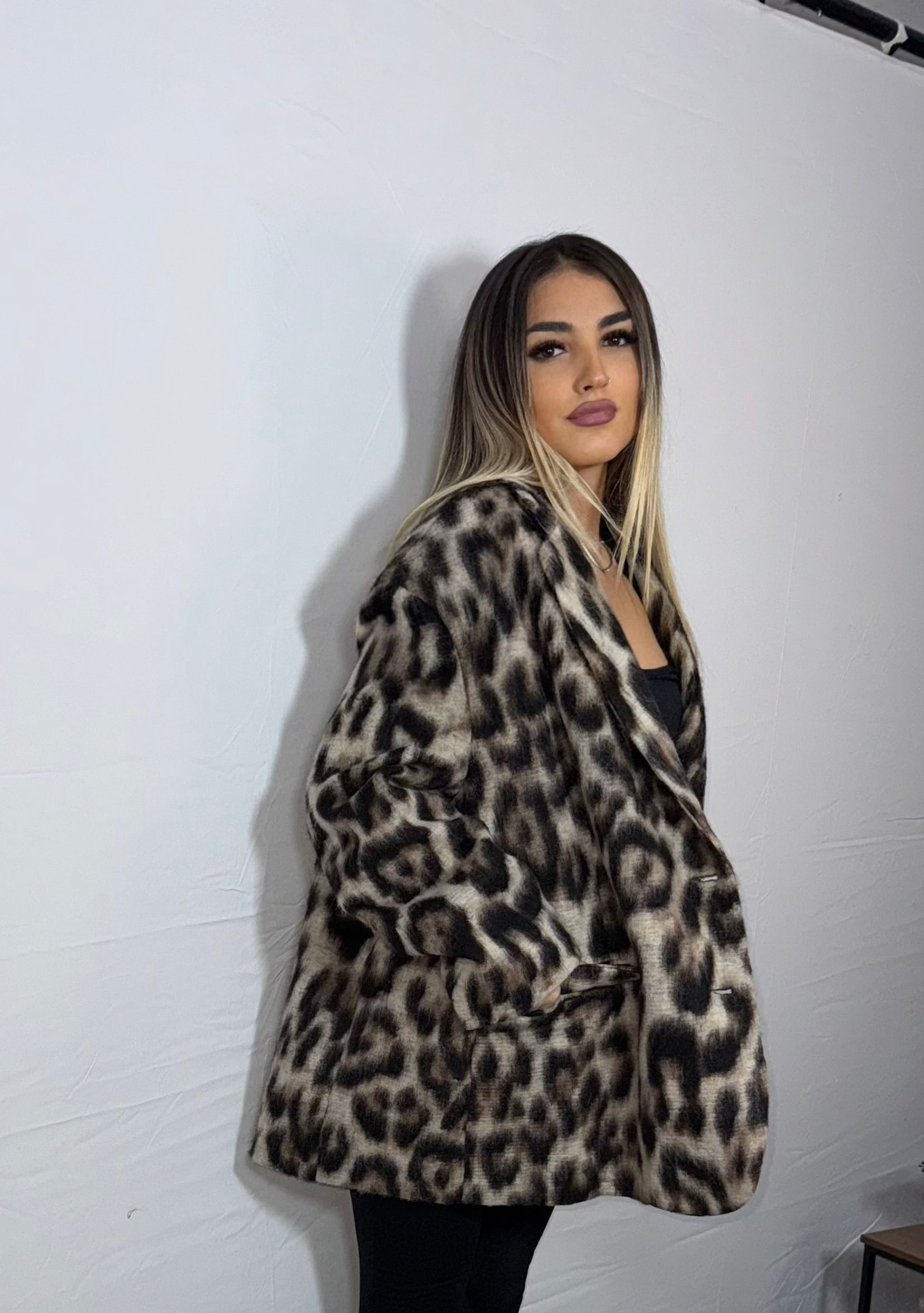 GIACCA LEO OVER LUMINA