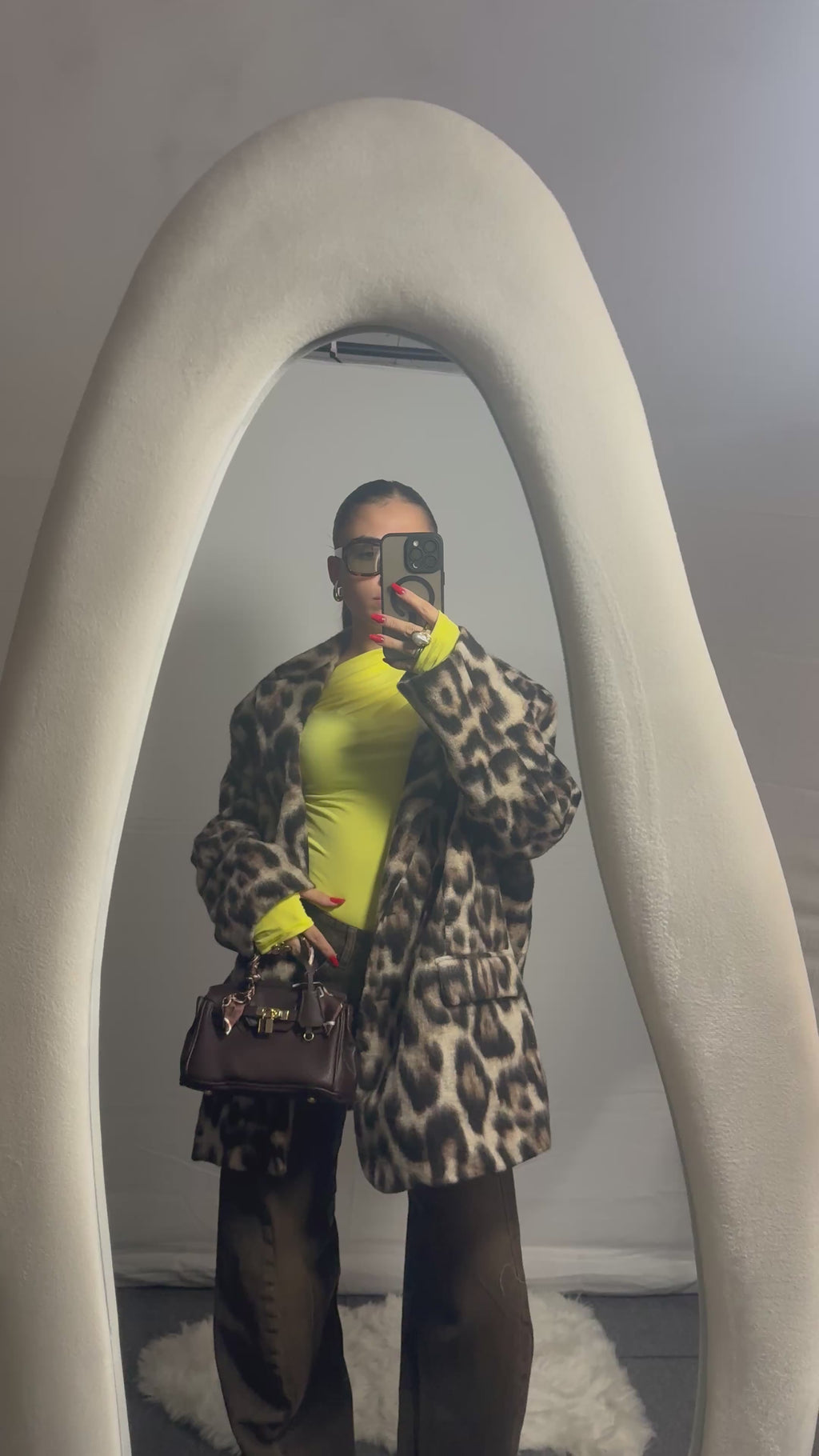 GIACCA LEO OVER LUMINA